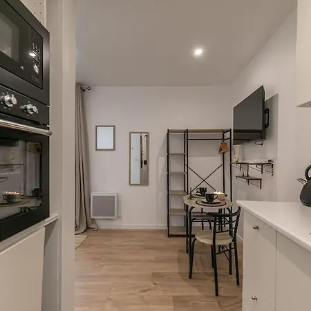 Cosy Centre 18 Apartment Paris
