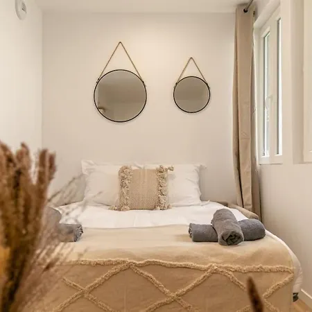 Cosy Centre 18 Apartment Paris