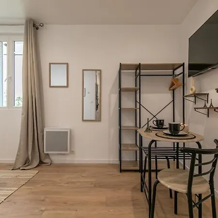 Cosy Centre 18